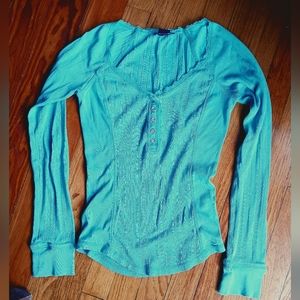 3 for $23 tops!! Guess Jeans Women's Long Sleeved Fitted Top, Teal, Small